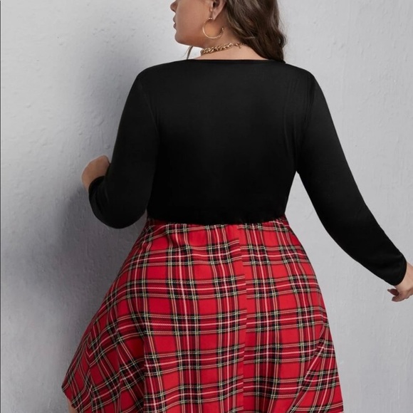 Two Tone Red Plaid Mini - Picture 2 of 6